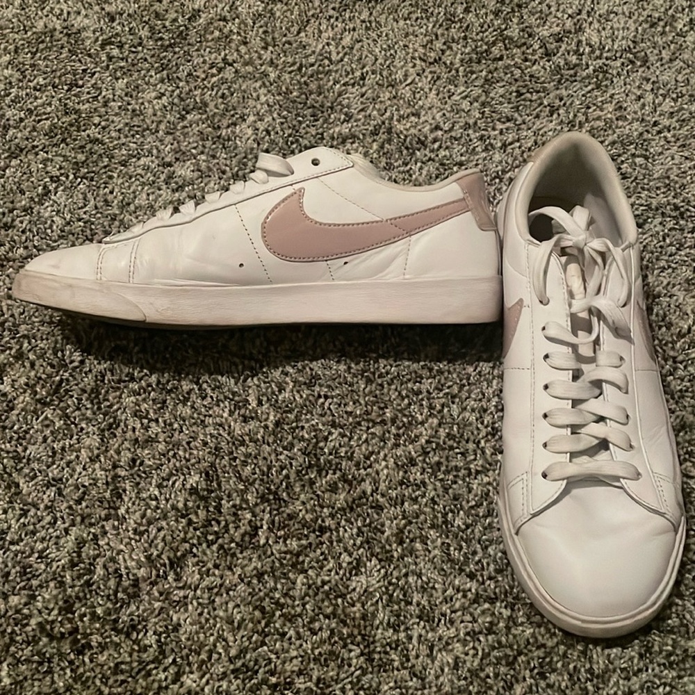 Nike casual shoe